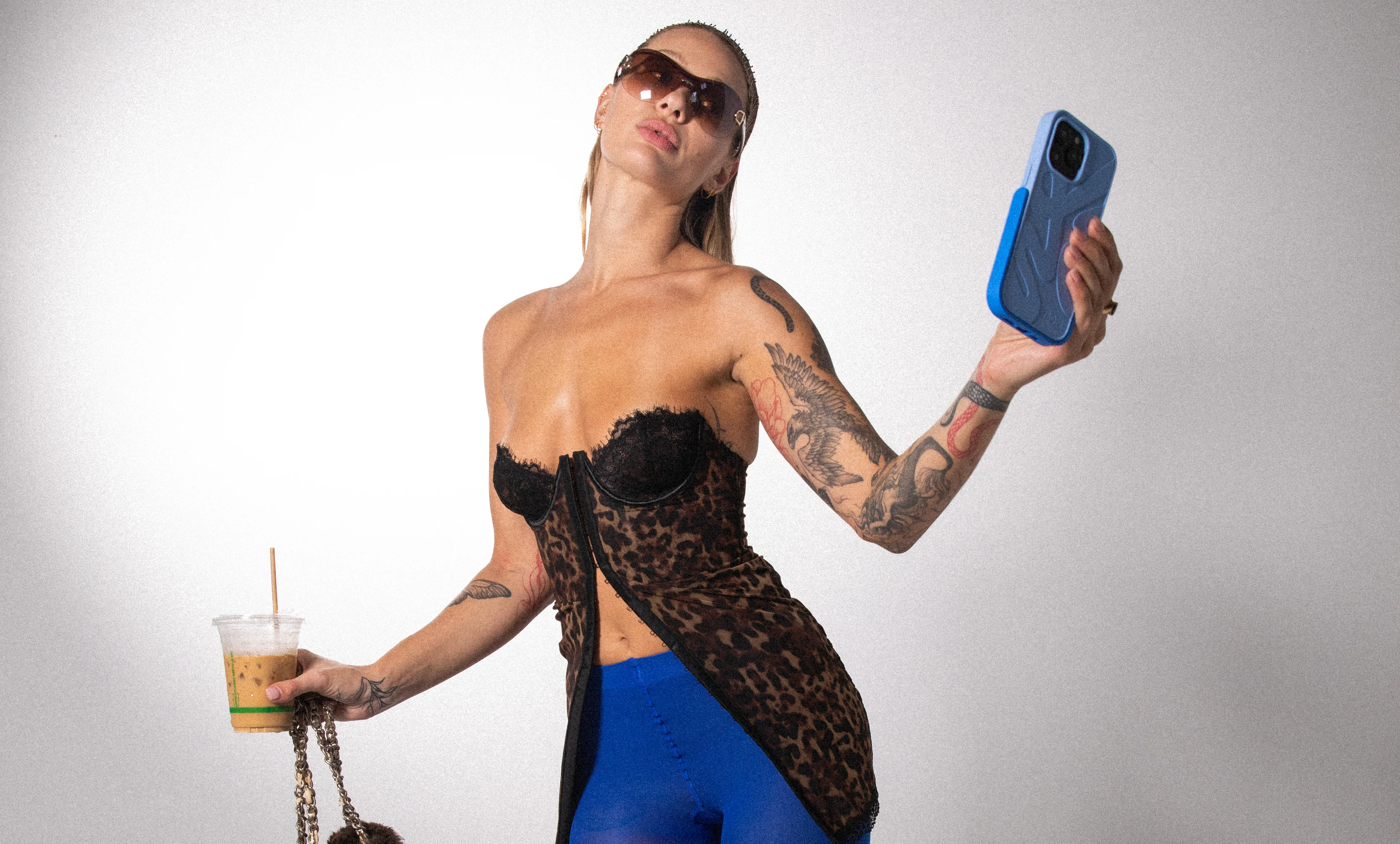 Props Creator Bundle - iPhone 16 Pro - Blue Frills - Image 5